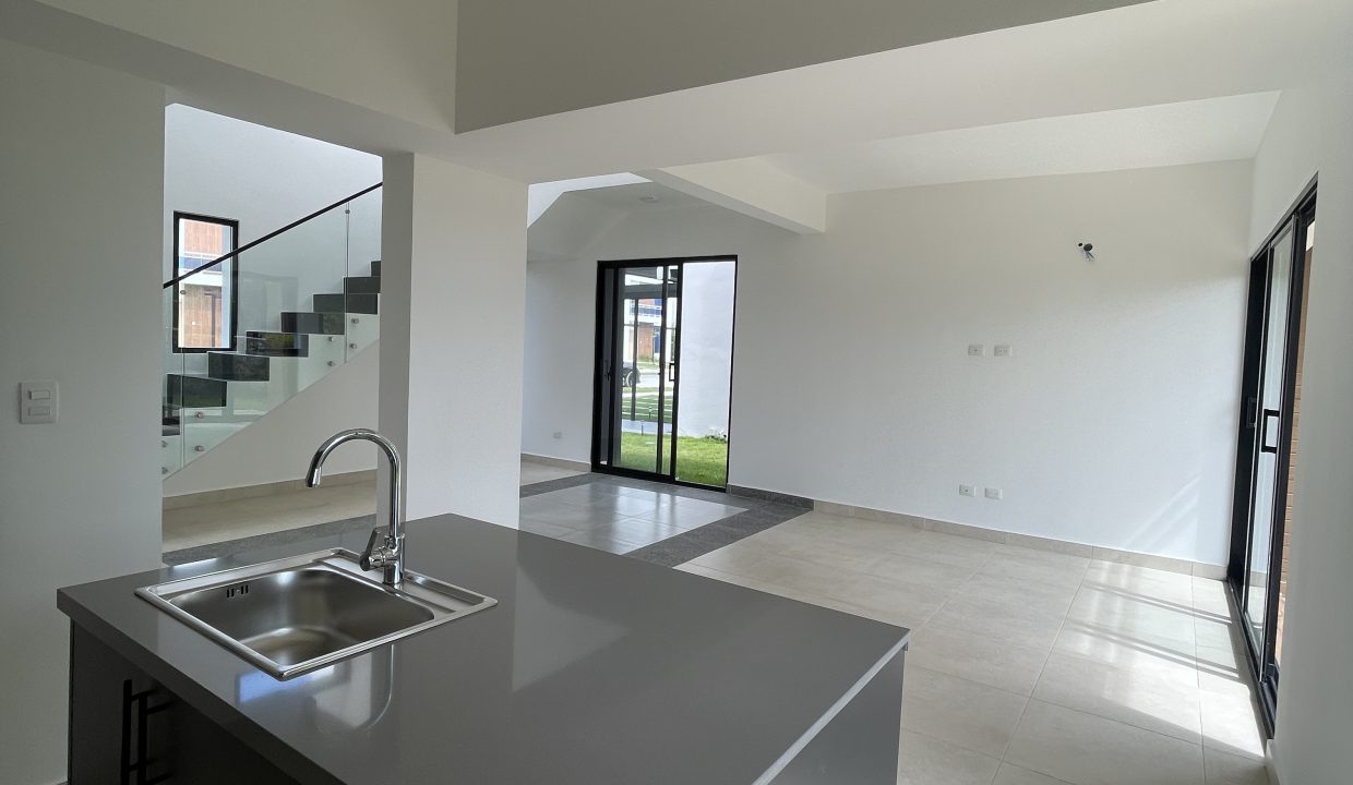 20250306_144857949_iOS